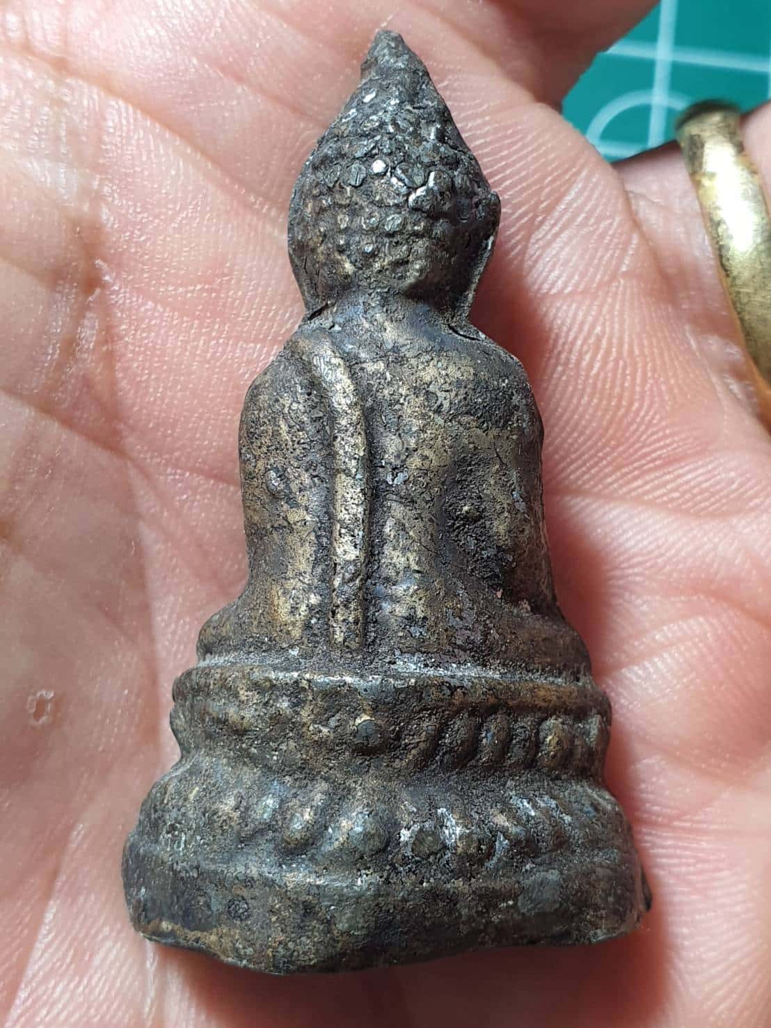 พระแก้บนอยุธยา หน้าตักประมาณ 1 นิ้ว