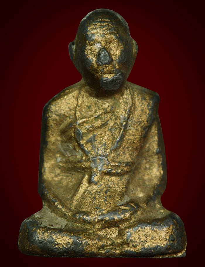 รูปหล่อครูบาอินสม สุมโน ฐานเตี้ยทาทอง 