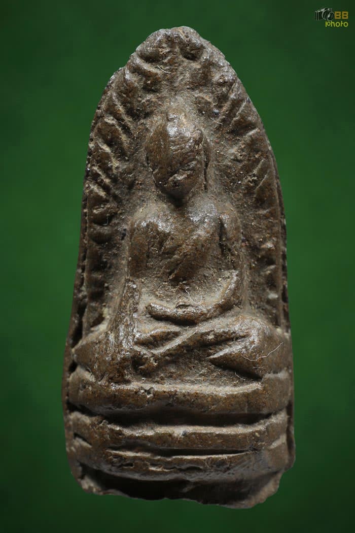 พระรอด เนื้อเขียว