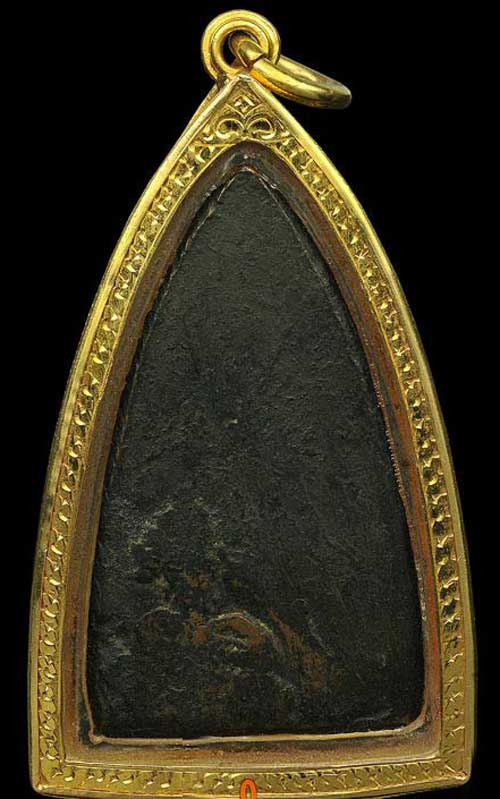 หลวงปู่ทวด วัดช้างให้ เตารีดใหญ่ปั๊มซ้ำ ปีกกว้าง เนื้อทองเหลือง ปี 2505 สวยๆ แท้ดูง่าย ฟอร์มพระสวย เ