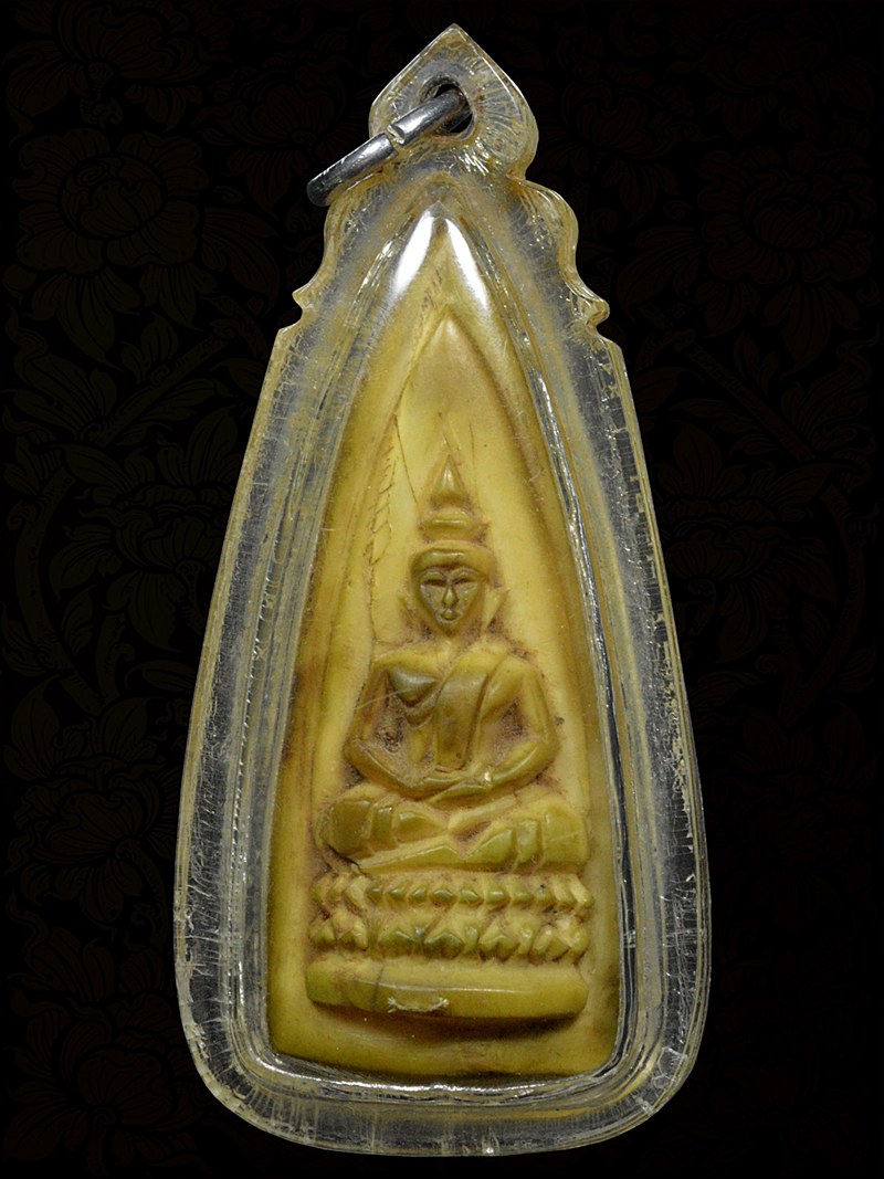 พระพุทธเขี้ยวหมูตันแกะ ทนสิทธิ์สุดวิเศษ