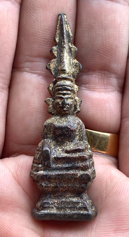 พระเชียงแสนใบเลื่อยตะกั่วสนิมแดง