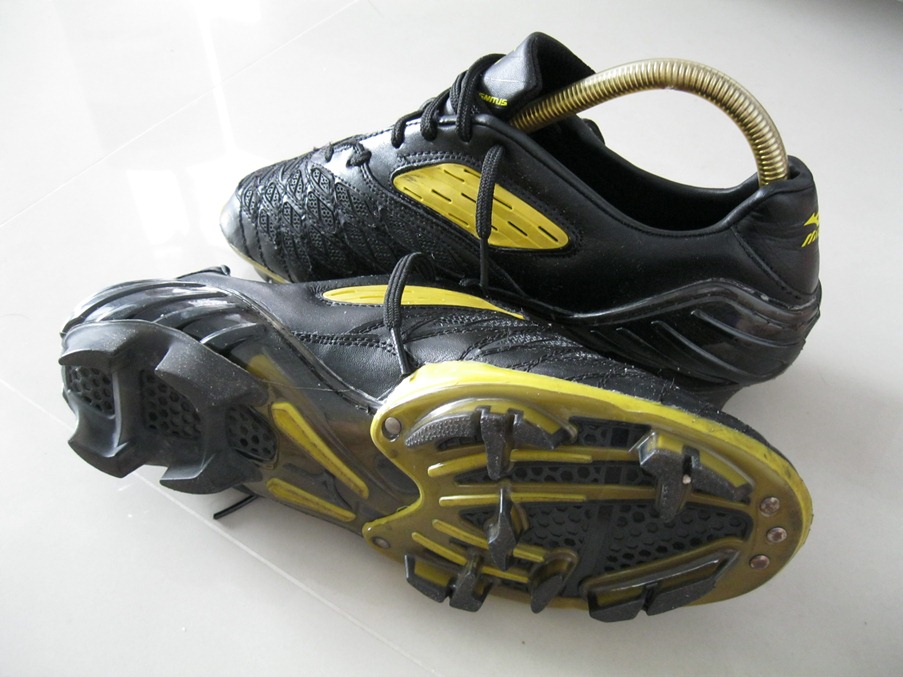 รองเท้าฟุตบอล mizuno wave ignitus เคาะเดียว