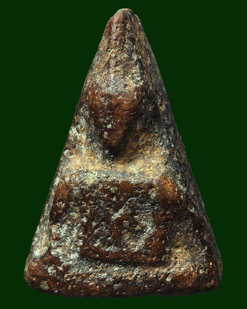 พระนางพญา พิษณุโลก พิมพ์อกนูนเล็กมีภาพประกอบอยู่ด้านล่างครับ