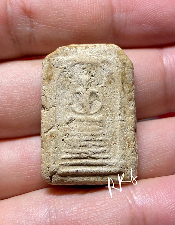 พระสมเด็จวัดเกศเก่า เนื้อโซนวัดระฆัง