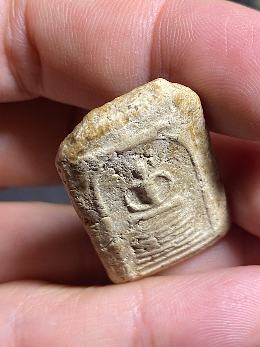 พระสมเด็จวัดเกศเก่า เนื้อโซนวัดระฆัง