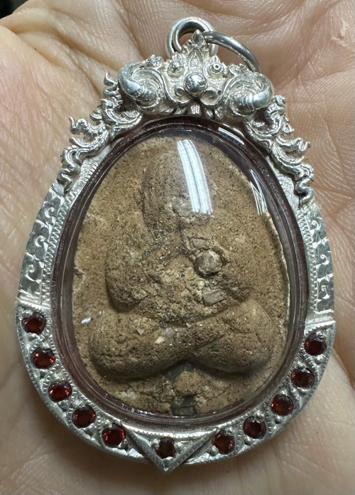 พระปิดตาครูบาจันต๊ะรุ่น2 ฝังสมเด็จวัดบวร