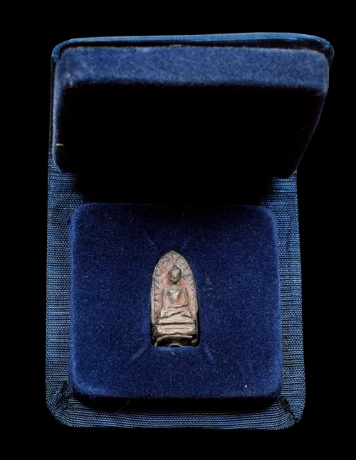 พระรอดมหาวันปี 2528 พร้อมกล่อง