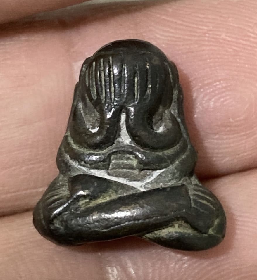  พระปิดตาสำริดเก่า