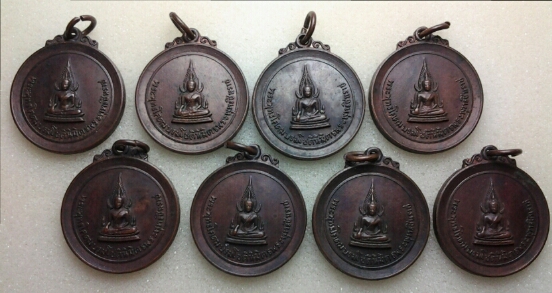 เหรียญพระพุทธชินราชปี18วัดราชปักษี เคาะเดียว 8เหรียญ