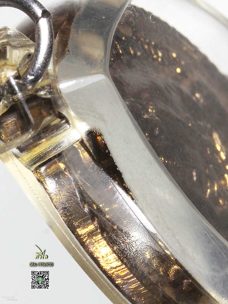 เหรียญรุ่นแรก ครูบาชัยวงศ์ วัดพระพุทธบาทห้วยต้ม บล็อค"ข้าวตม" กะไหล่นาค เลี่ยมโบราณ สวยเดิม ๆ