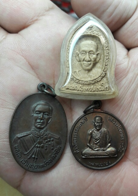 หลวงพ่อเกษม3ชิ้น-500บาท