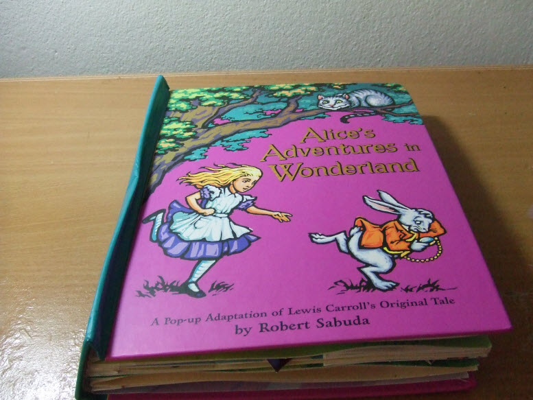 Alice's Adventures in Wonderland Pop up