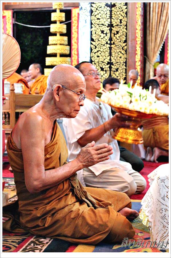 ภาพพิธีมหาพุทธาภิเษกวัตถุมงคล พระปิดตามหาลาภ "รุ่นหมดหนี้" วัดไชยสถาน 5 กรกฎาคม 2554