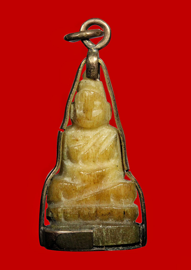 พระพุทธงาแกะ ปางสมาธิ (ศิลปะล้านนา)