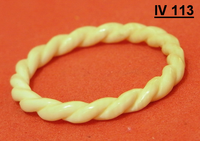 ( IV 113 ) แหวนงาช้างแท้แกะสลักลายเกลียว 3mm.เคาะเดียวขายราคา 350 บ.เท่านั้น