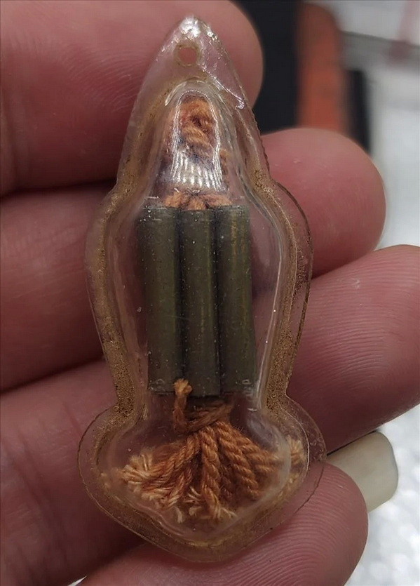 ตระกรุตเก้ากุ่ม ครูบาวัง วัดบ้านเด่น ตาก