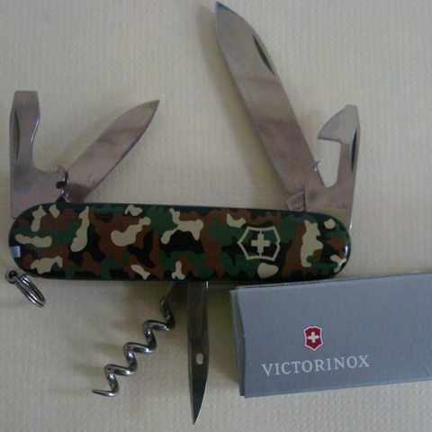 มีดVICTORINOX ลายทหารราคาไม่แพงค่ะเคาะเดียว