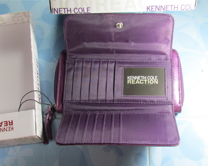 กระเป๋าสตางค์ Kenneth Cole Reaction สีม่วง แท้ๆ จากอเมริกา