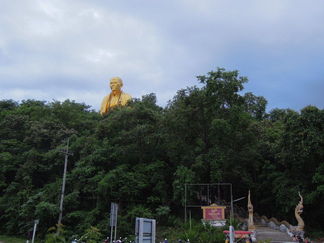 พิธีบรรจุหัวใจรูปปั้นครูบาเจ้าศรีวิชัยที่มีขนาดใหญ่ที่สุดในโลกเสร็จสิ้นเรียบร้อยแล้ว